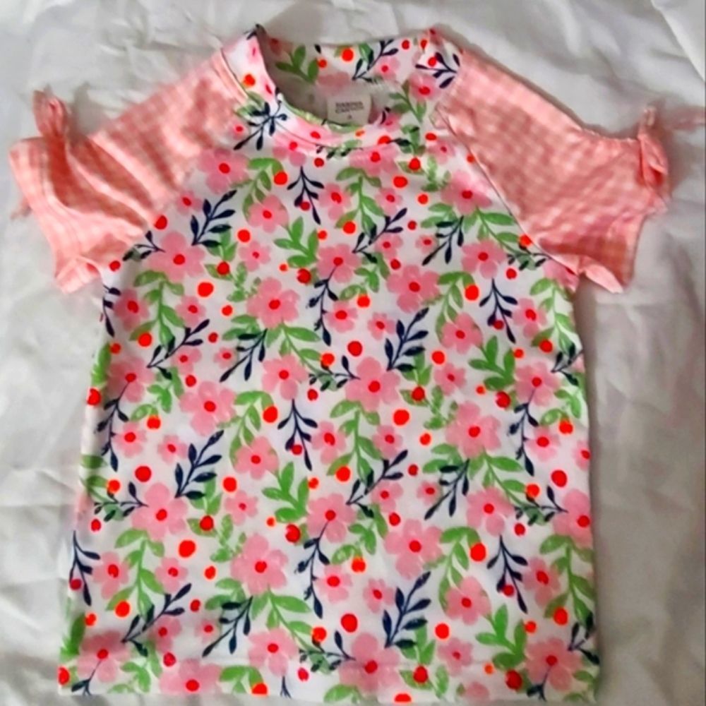 . Size 4 girls rashgaurd new without tags